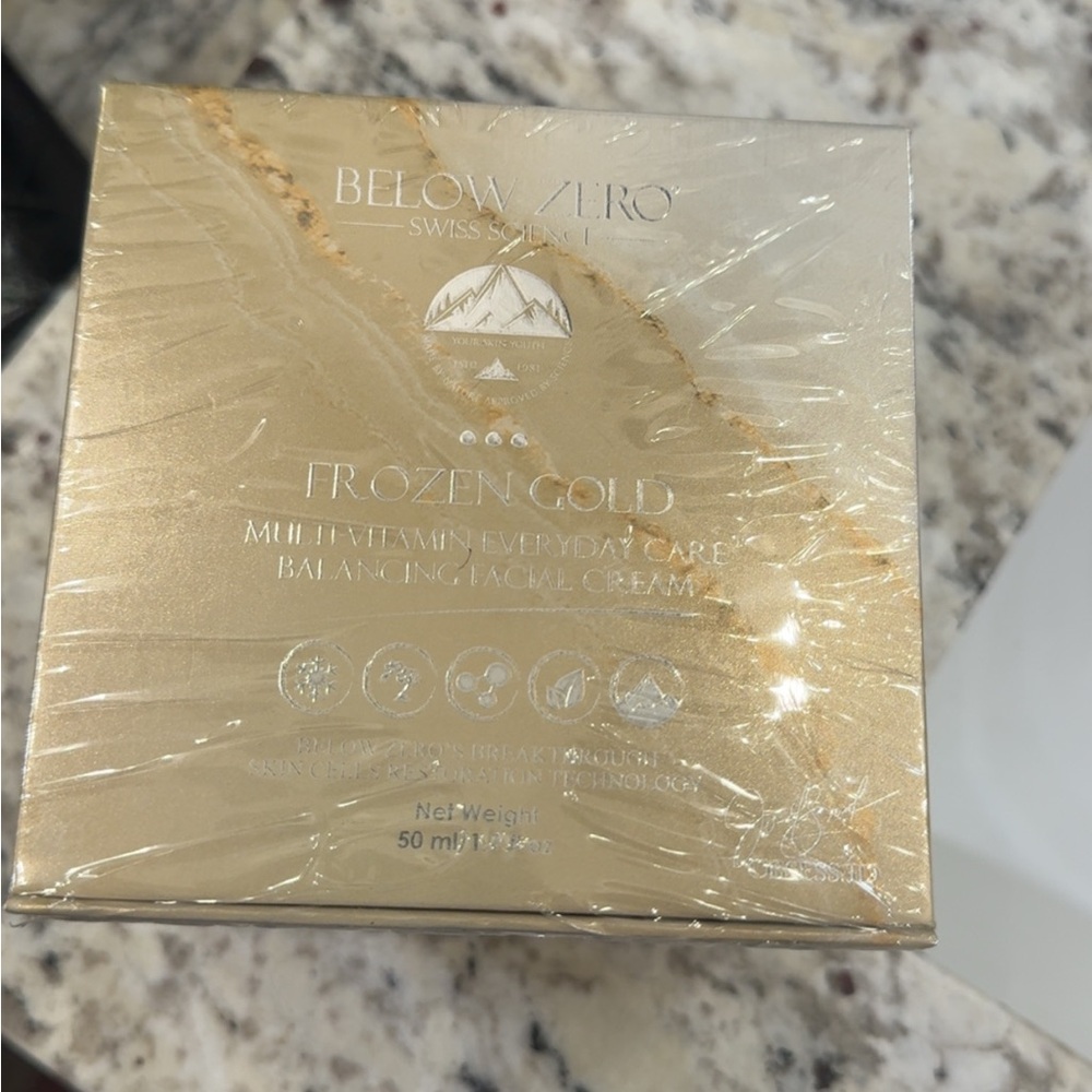 Frozen Gold Balancing Facial Cream - Gold